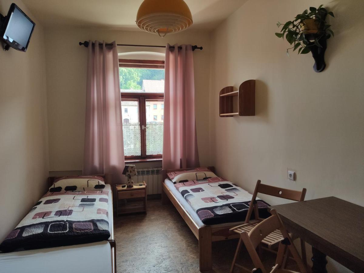 Apartamenty I Pokoje Goscinne "Wacus" Srebrna Góra Екстериор снимка