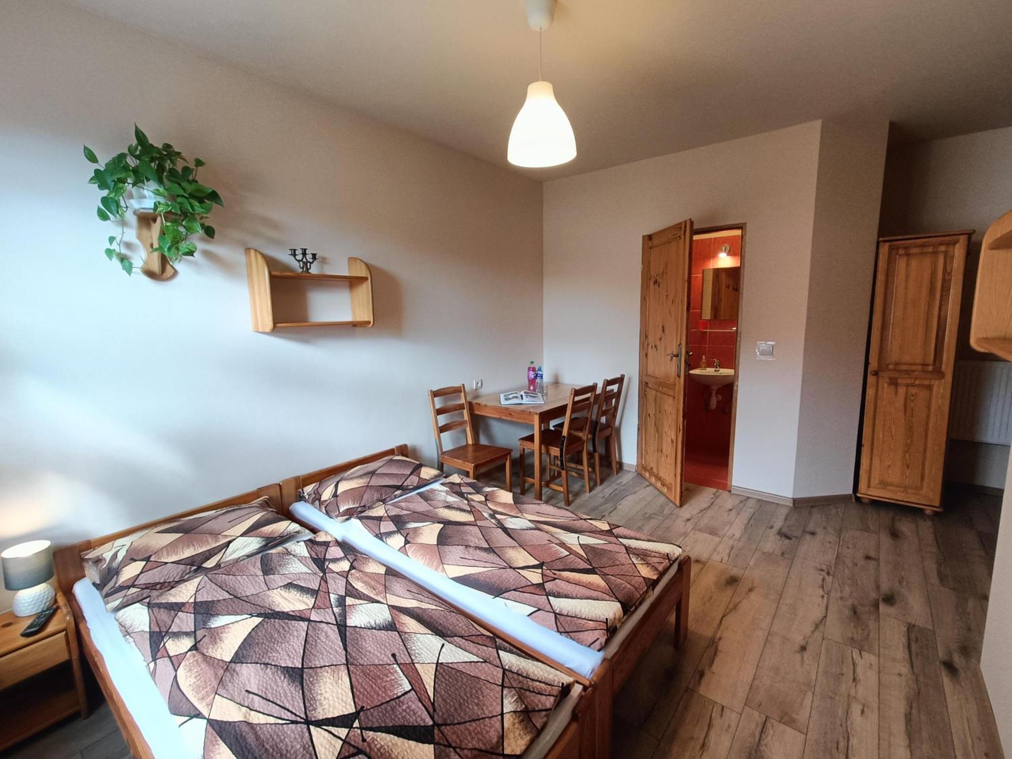 Apartamenty I Pokoje Goscinne "Wacus" Srebrna Góra Екстериор снимка