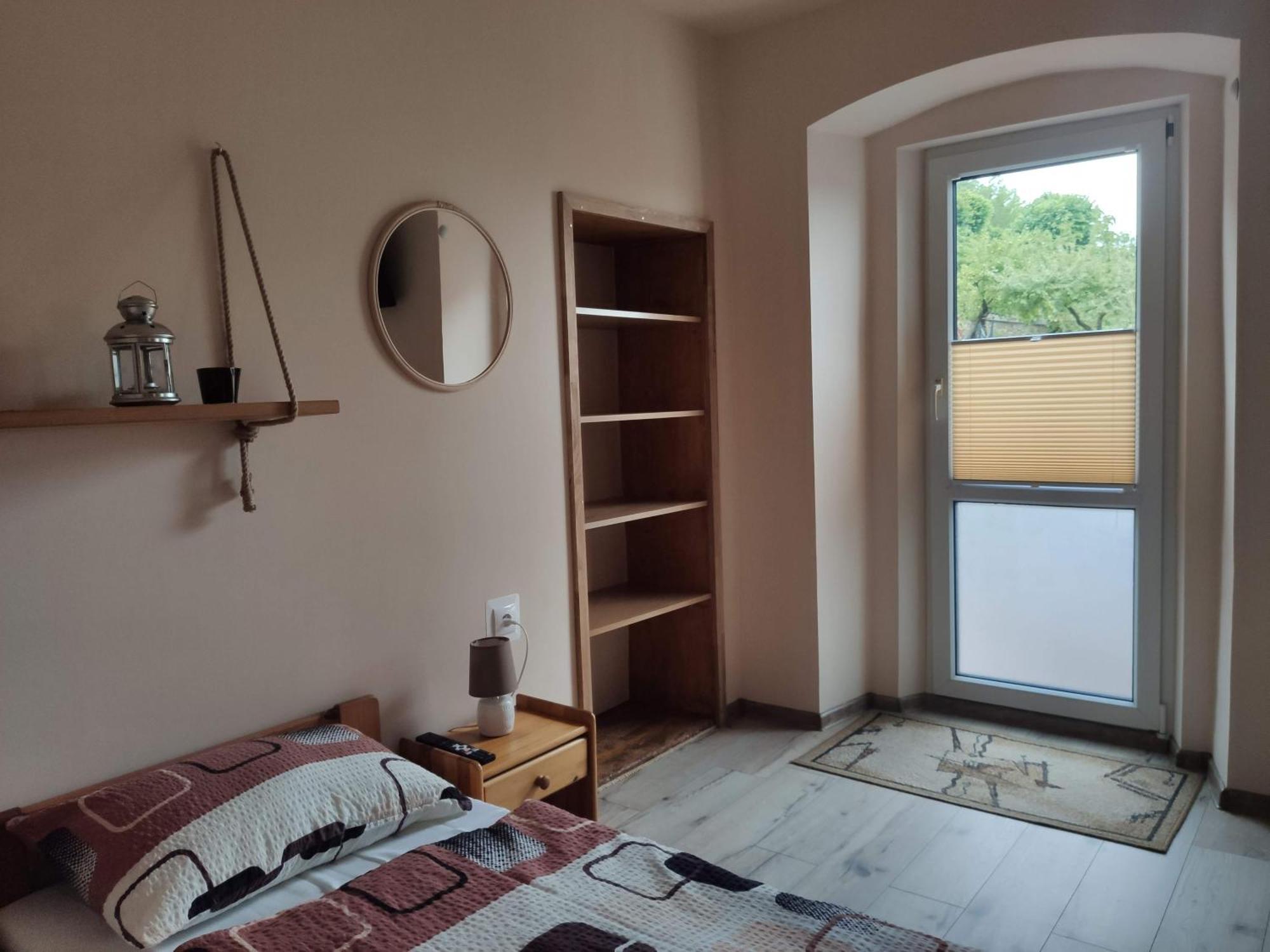 Apartamenty I Pokoje Goscinne "Wacus" Srebrna Góra Екстериор снимка
