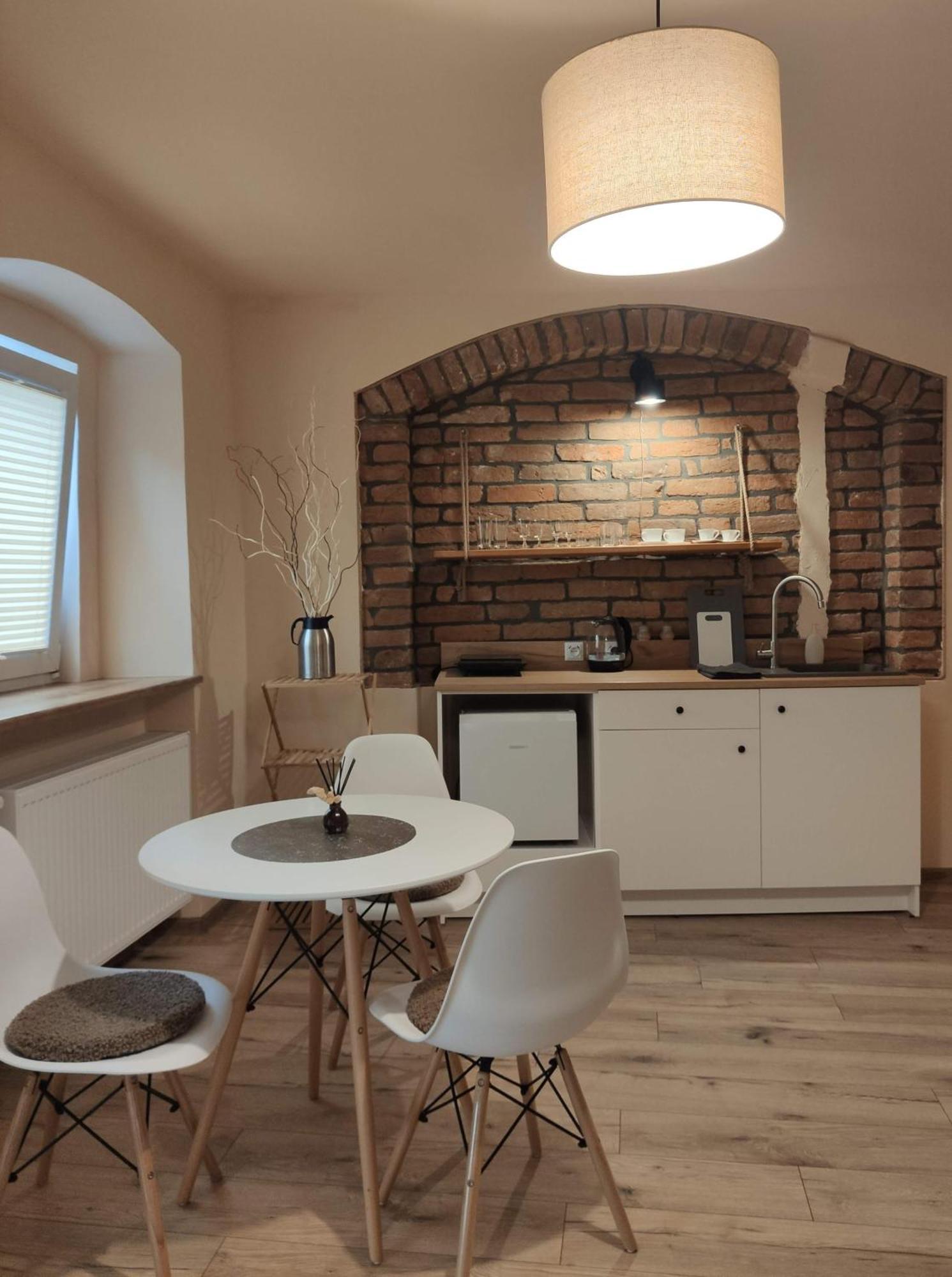 Apartamenty I Pokoje Goscinne "Wacus" Srebrna Góra Екстериор снимка