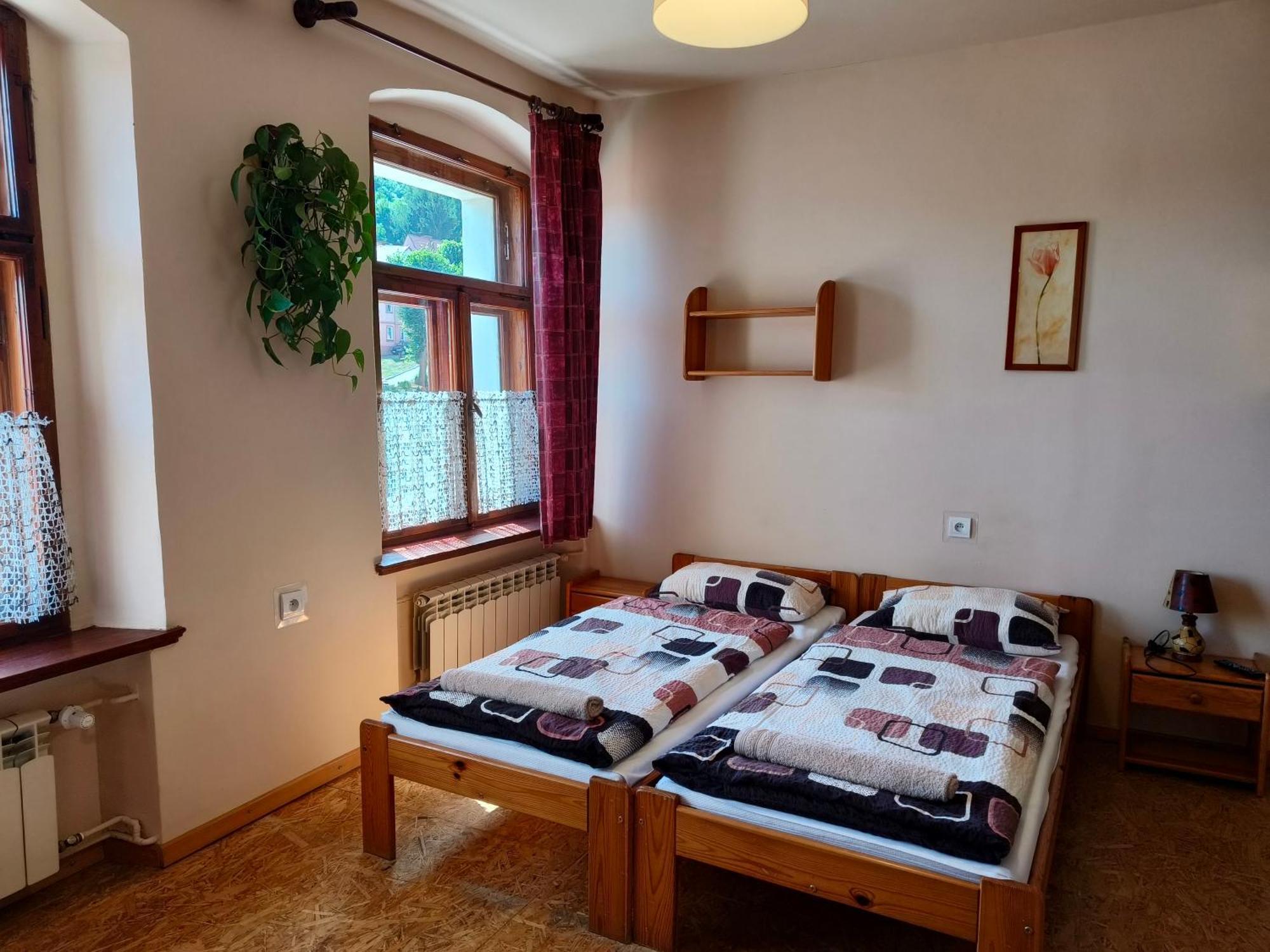 Apartamenty I Pokoje Goscinne "Wacus" Srebrna Góra Екстериор снимка